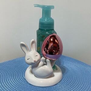BBW Easter Bunny with Egg Hand Soap Holder and Frozen Lake Hand Soap NWT
